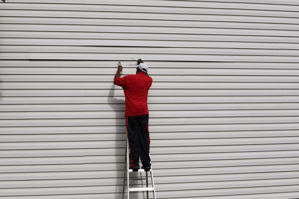 Cost of Siding Reattachment in Poughkeepsie