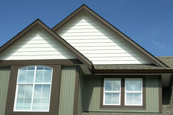 Cost of Vertical Vinyl Siding Repair in Poughkeepsie